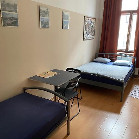 Hostel Emma ปราก ภายนอก รูปภาพ